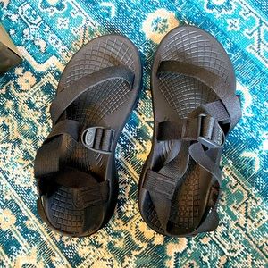 Mens black Chaocs size 9 Chaco sandal no toe strap